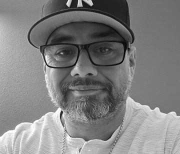 RolandAguilar Photo Grayscale 360x308